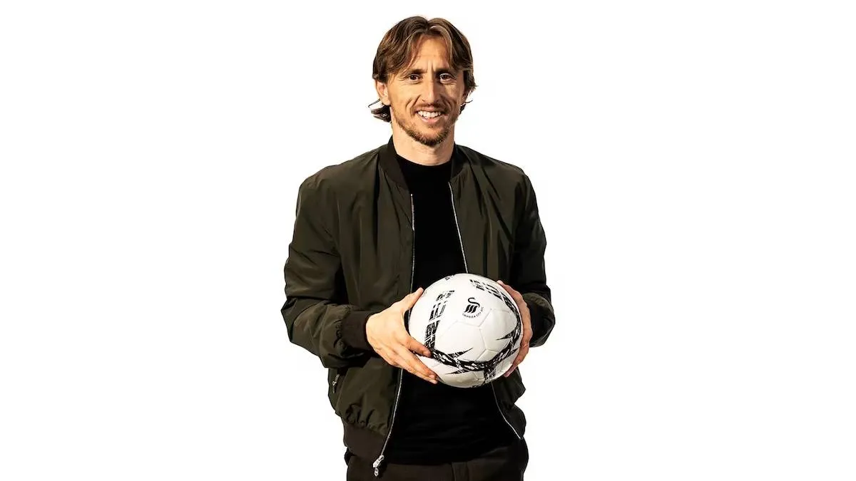 luka modric swansea ball