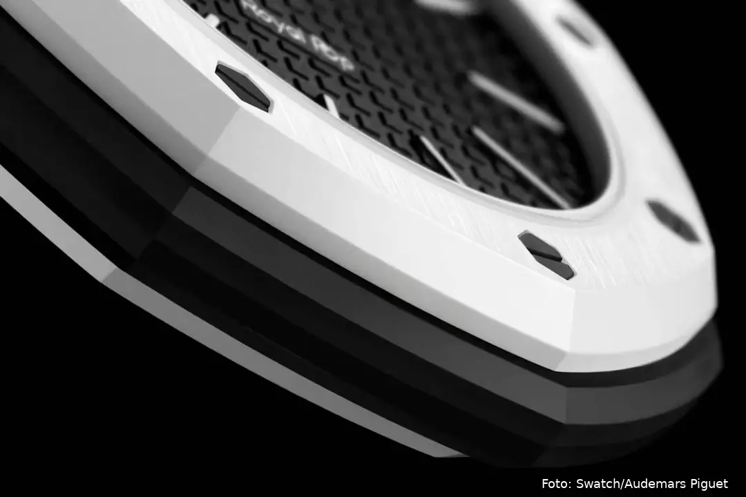 https___hypebeast.com_image_2026_05_12_swatch-audemars-piguet-royal-pop-collaboration-release-info-012
