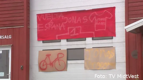 <i>Den eneste synlige fejring af Jonas Vingegaard i Glyngøres gader.</i>