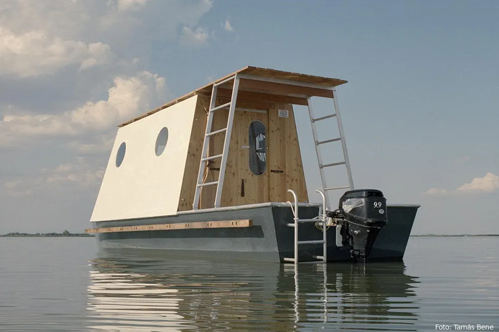 sneci houseboat by tamas bene 0 hero