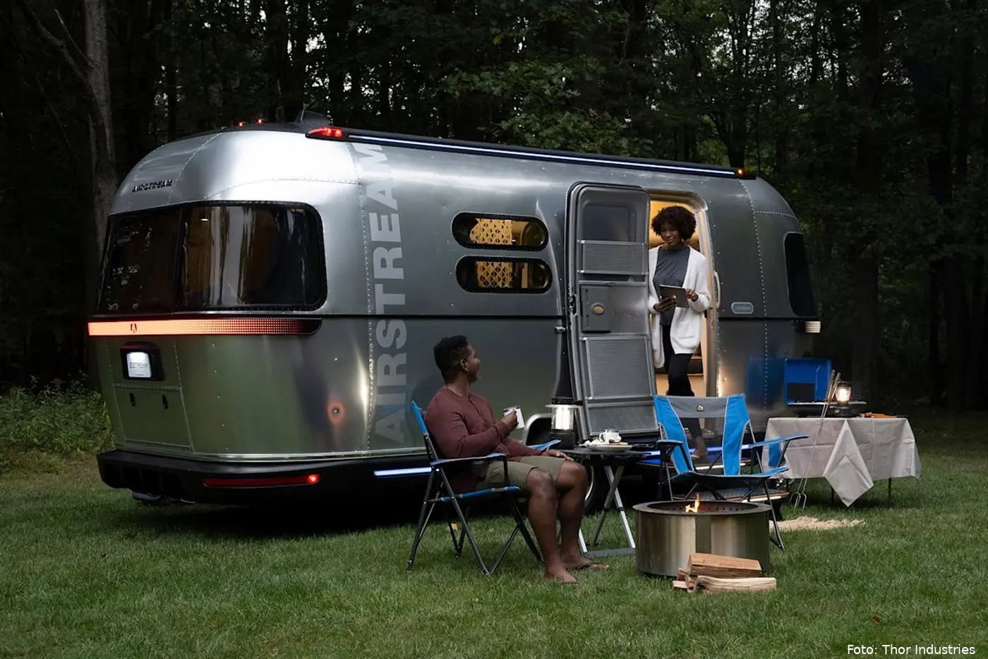 https hypebeastcom image 2022 01 airstream concept electric camping trailer reveal 001