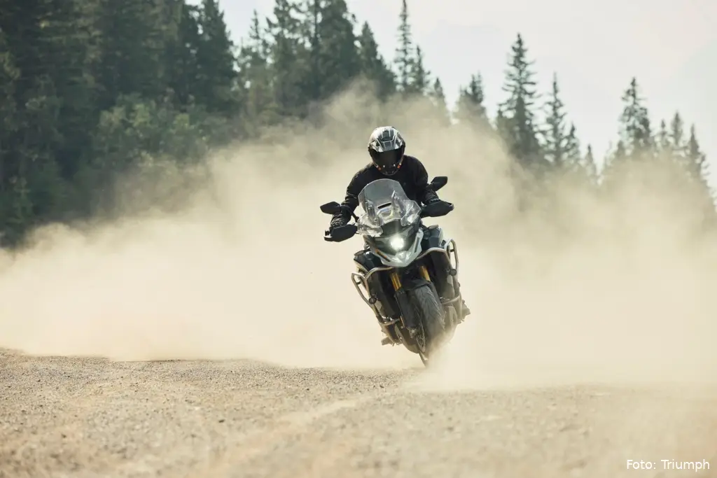 Tiger_1200_Rally_Explorer_MY27_10989_JP