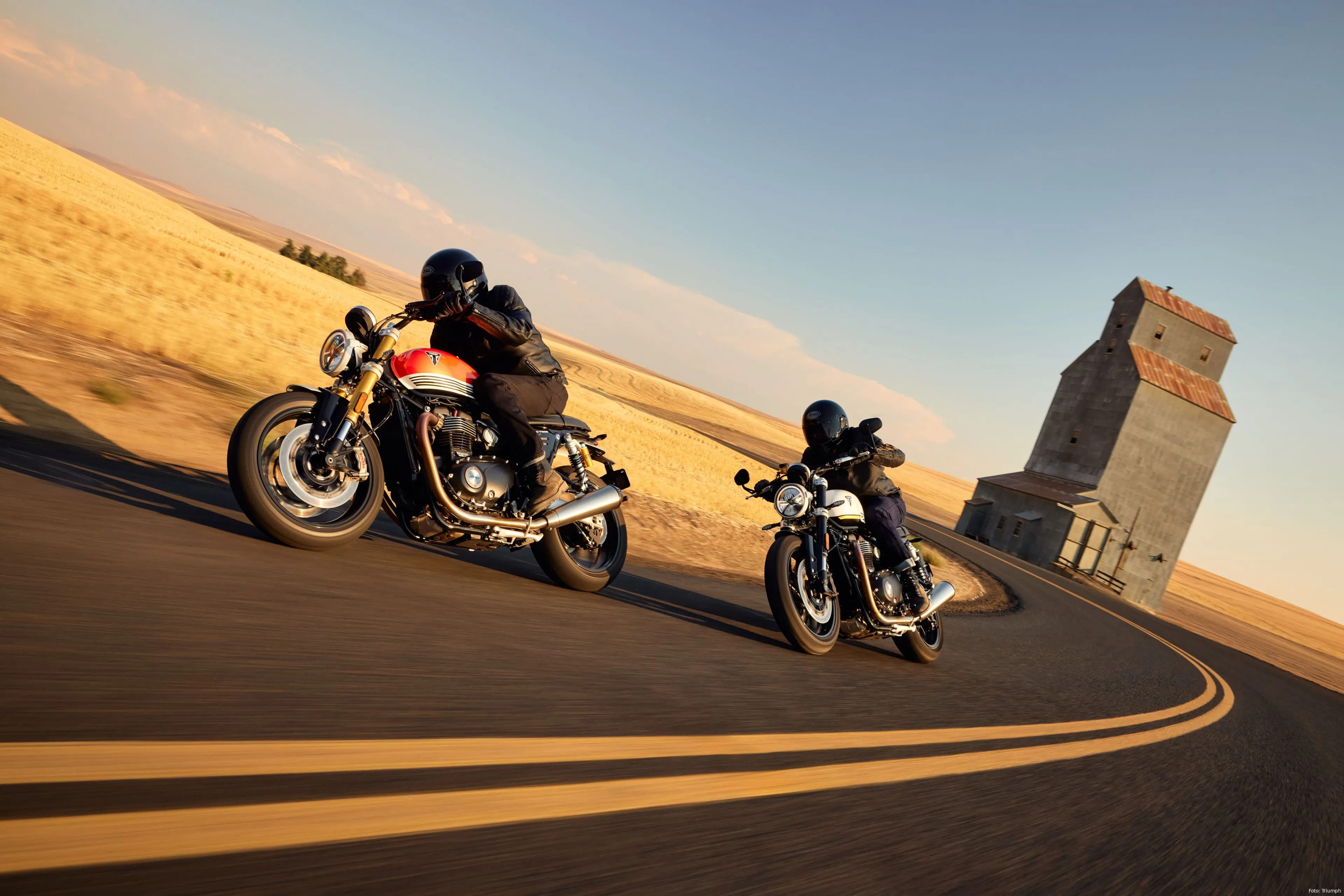 fam speedtwin1200 my25 013715 jp