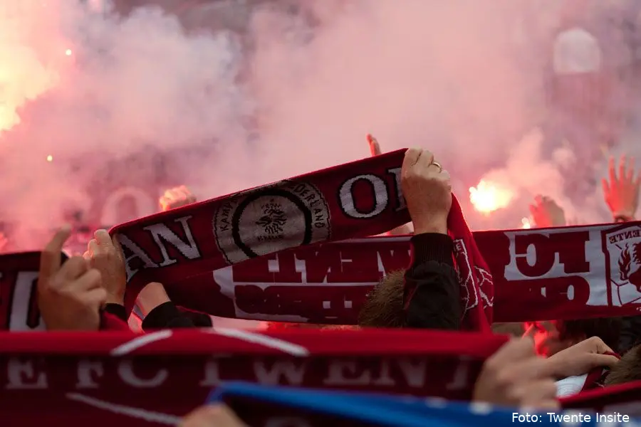 pyro fakkels rook huldiging 2011 supporters feest