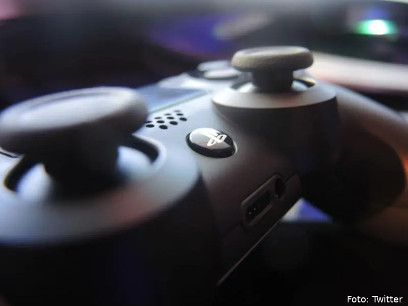 sony ps4 hands on controller thumvbsticks 1