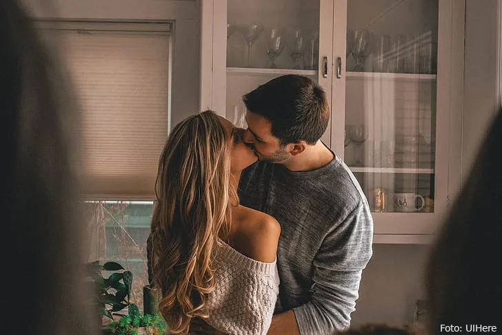 couple kiss kissing engagement