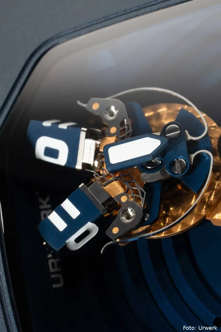 https___hypebeast.com_image_2026_06_12_urwerk-ur-120-blue-planet-release-info-3