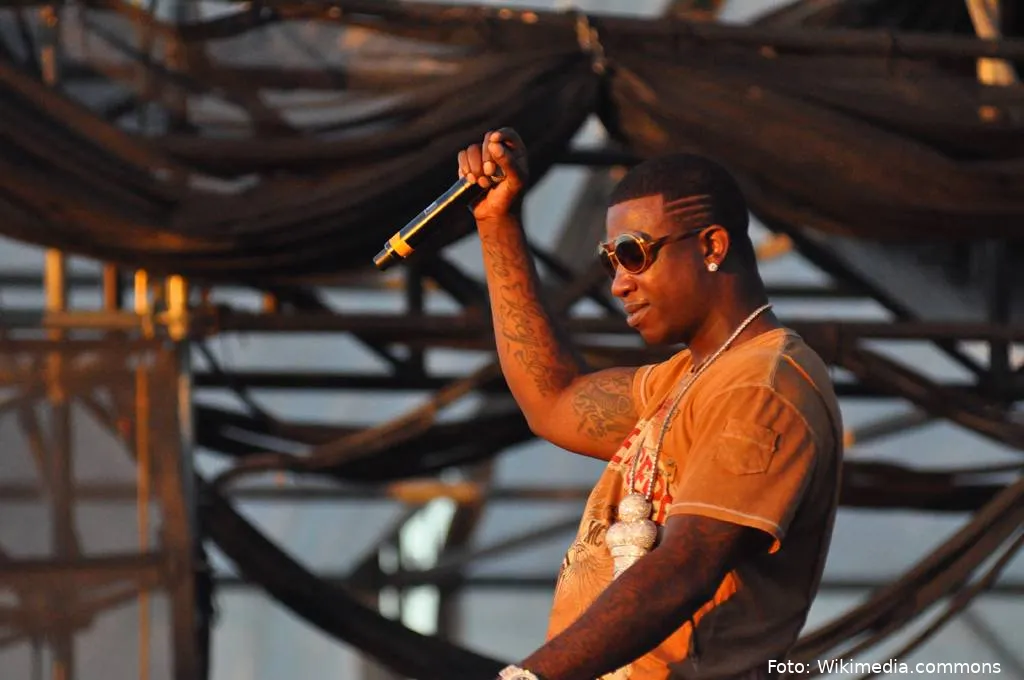 Gucci_Mane_performing_at_the_Williamsburg_Waterfront_4