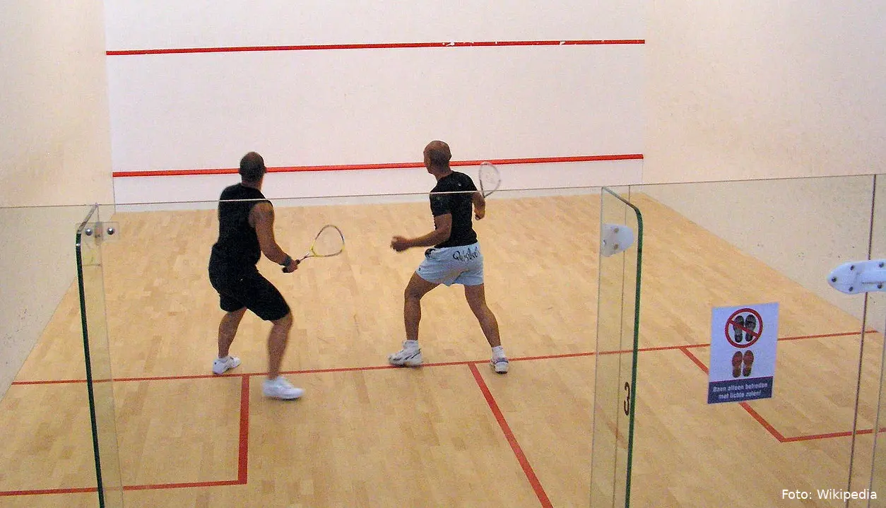 1261px squash court