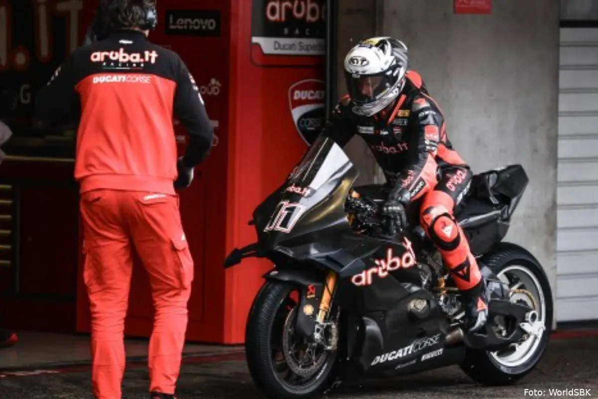 Nicolò Bulega pilota Aruba Ducati Superbike nel Portimao Test SBK