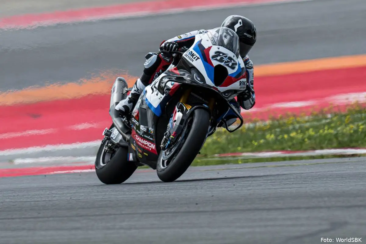Miguel Oliveira pilota BMW Superbike guida nel Portimao Test WorldSBK