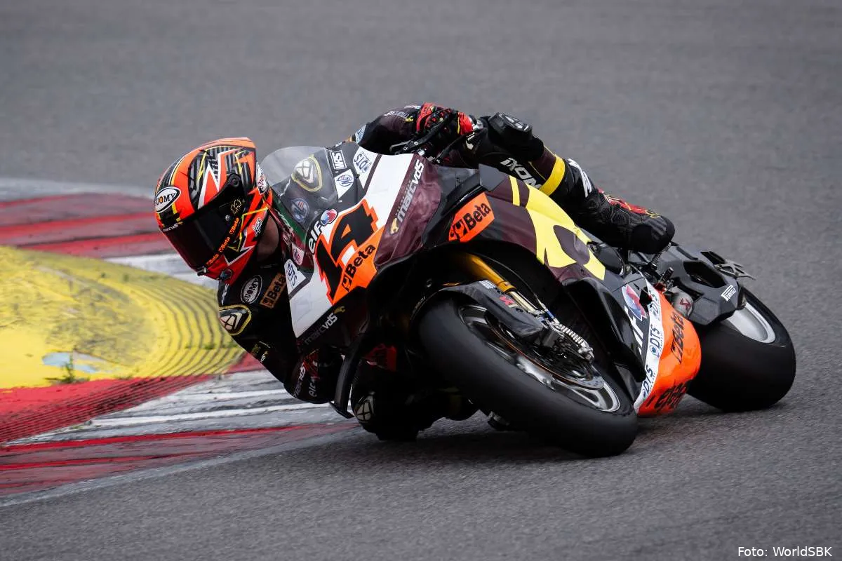 Sam Lowes pilota Marc VDS Superbike nel Portimao Test WorldSBK