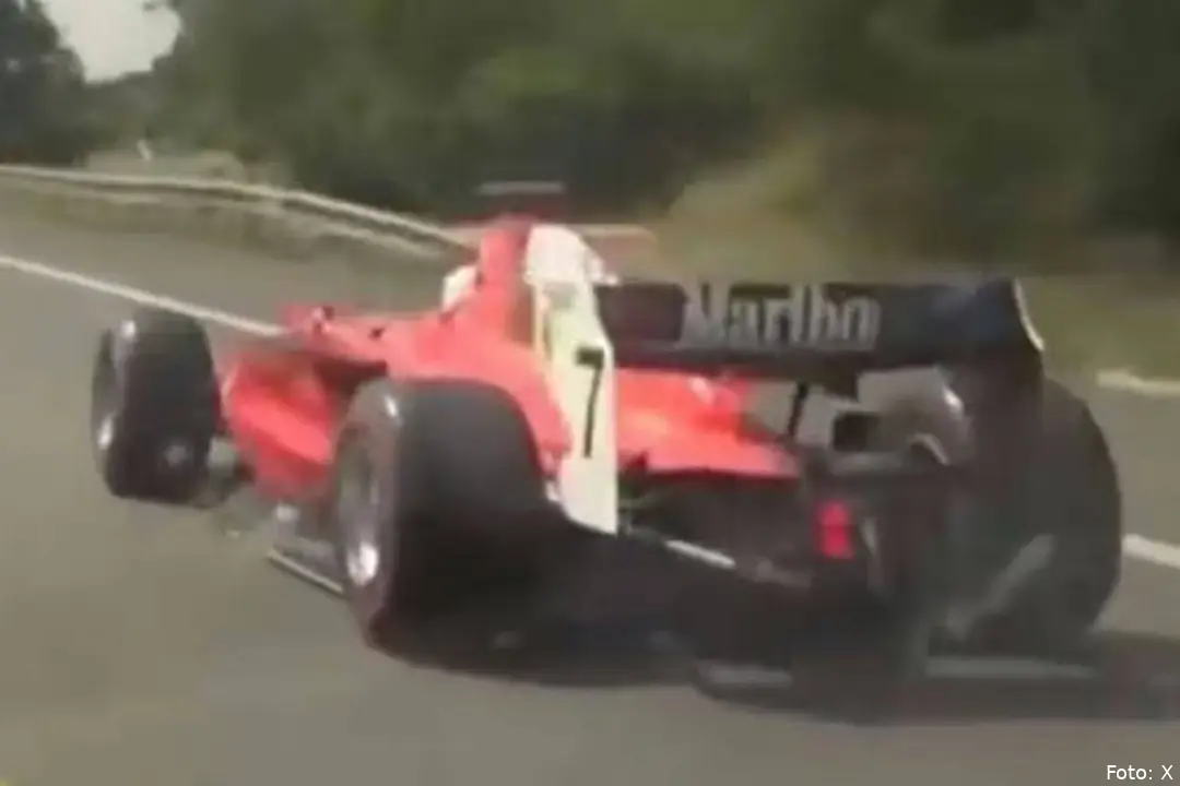 <i>"Det' den falske Ferrari"</i>