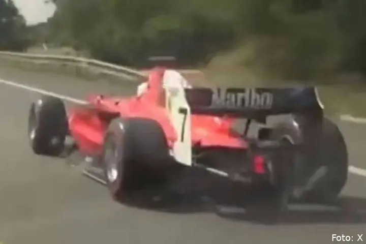 <i>"Det' den falske Ferrari"</i>