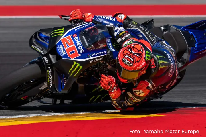 Fabio Quartararo guida la Yamaha M1 MotoGP ad Aragon
