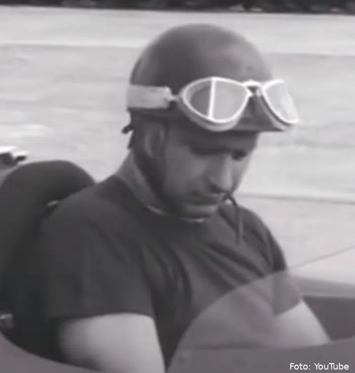 <i>Juan Manuel Fangio</i>