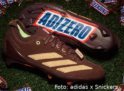 adidas Snickers Football 01 cropped