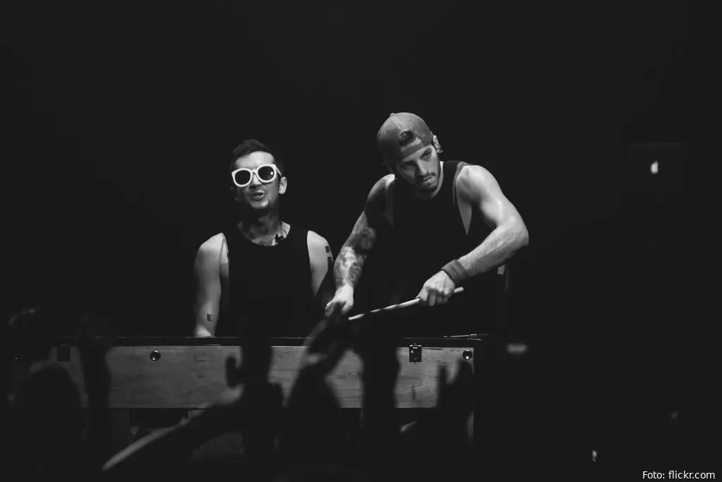 banner twenty one pilots