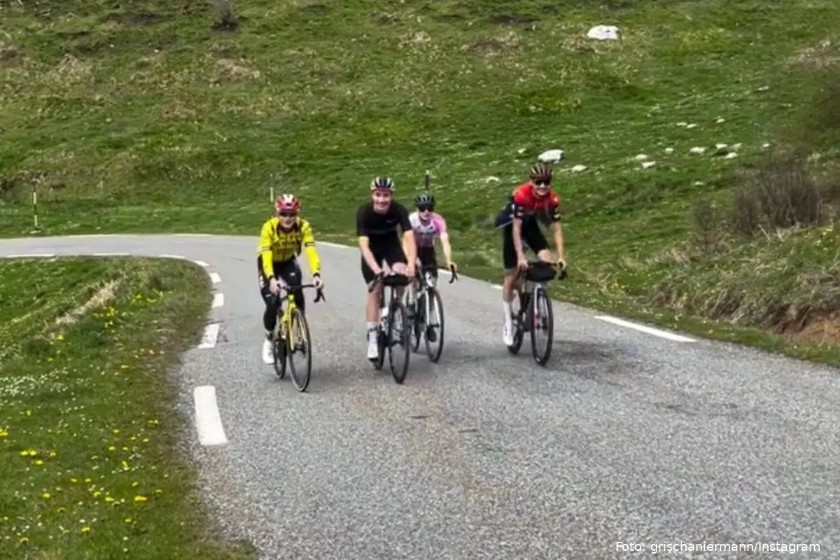 Jonas Vingegaard and the boys