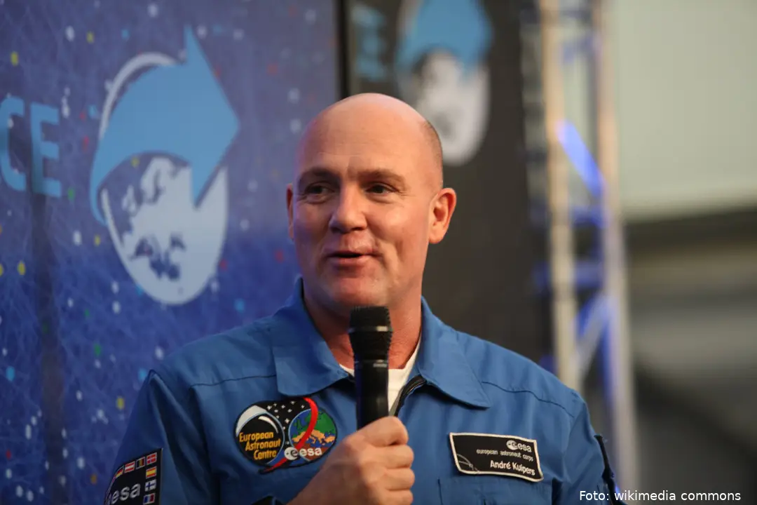 Andre_Kuipers_at_SocialSpace_(9873378183)