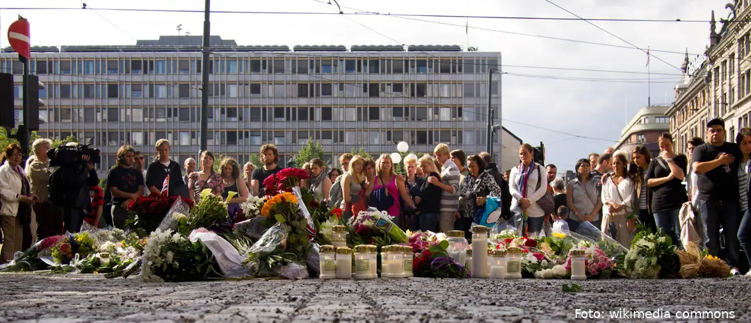 Day_after_Oslo_bombing-11