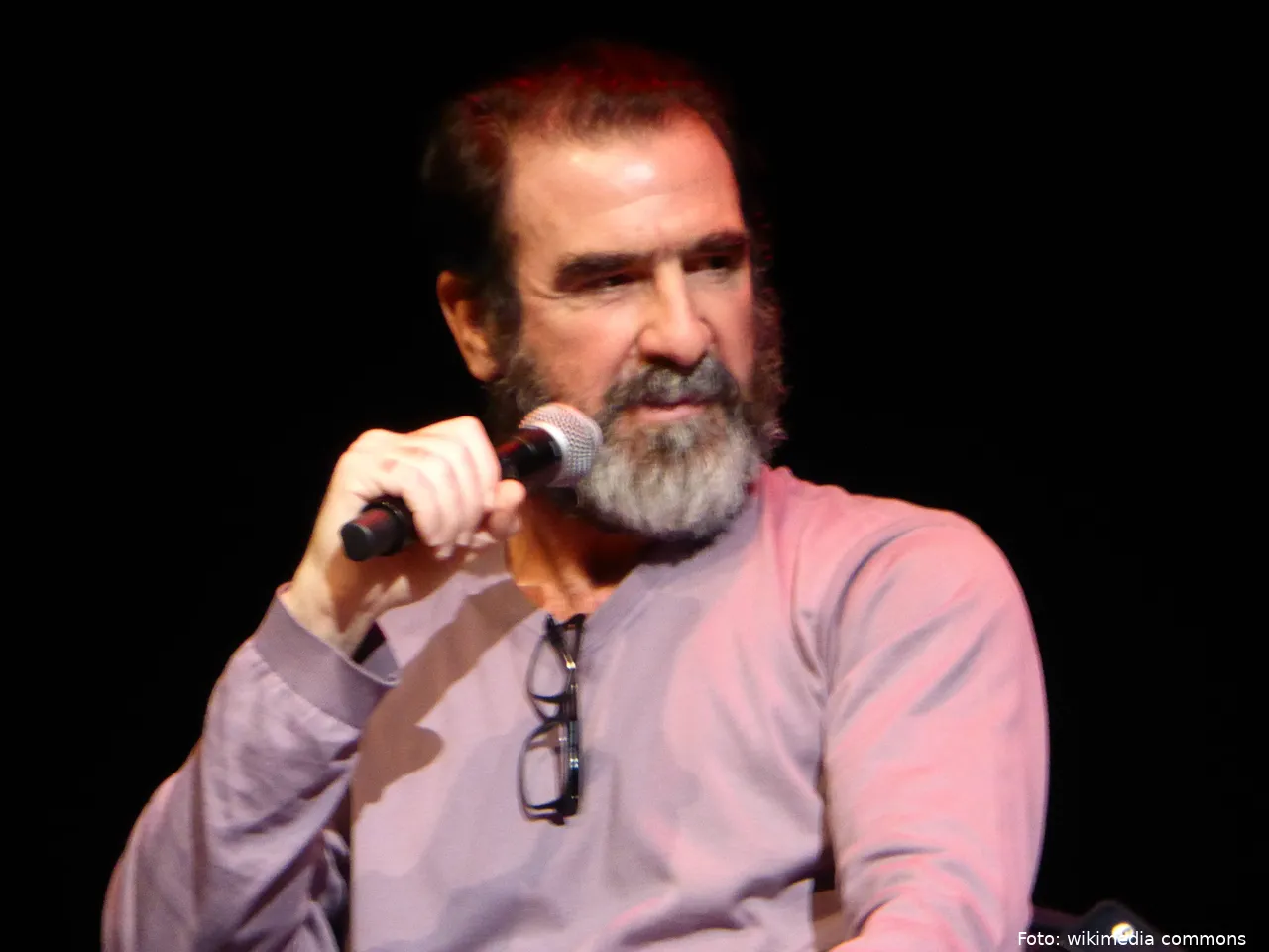 Cantona_at_The_Lowry,_Salford,_February_2017_(05)