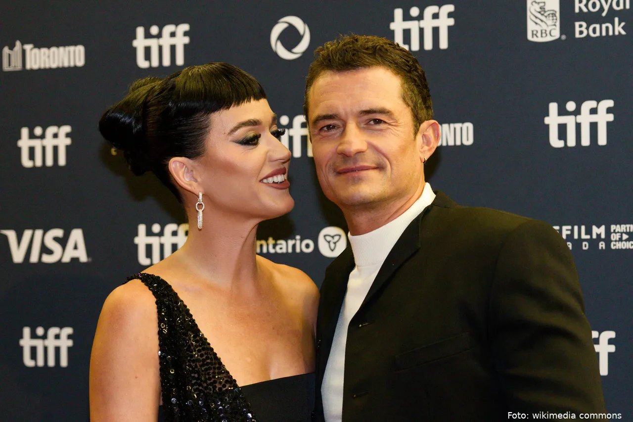 Orlando_Bloom_and_Katy_Perry_at_the_2024_Toronto_International_Film_Festival_(cropped)