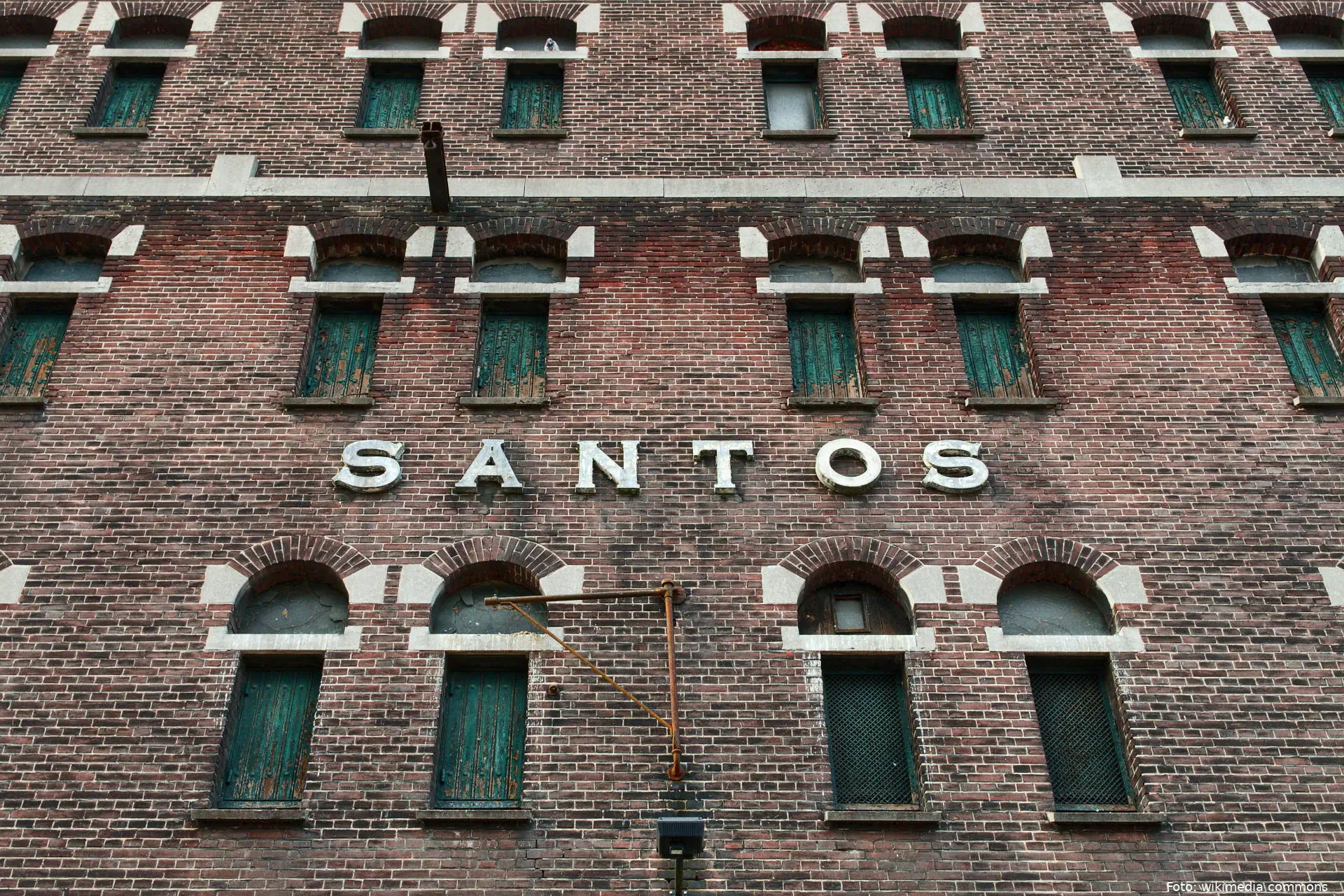 Pakhuis_Santos_-_Weathered_(41687778191)