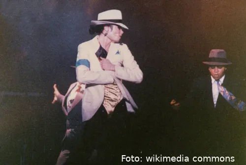 Michael_Jackson_(21023177638)