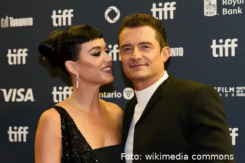 Orlando_Bloom_and_Katy_Perry_at_the_2024_Toronto_International_Film_Festival_(cropped)