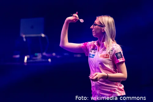 Fallon_Sherrock_-_2022337191343_2022-12-03_1.Mannheim_Darts_Gala_-_Sven_-_1D_X_MK_II_-_1138_-_B70I2031