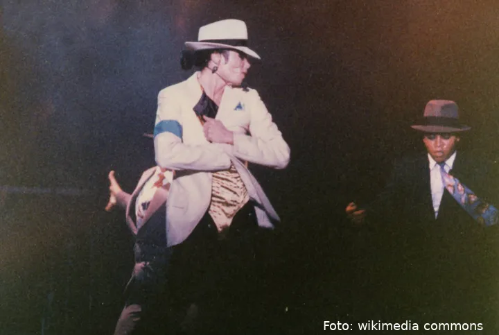 Michael_Jackson_(21023177638)