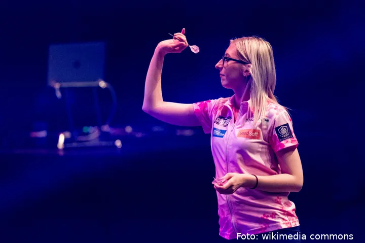 Fallon_Sherrock_-_2022337191343_2022-12-03_1.Mannheim_Darts_Gala_-_Sven_-_1D_X_MK_II_-_1138_-_B70I2031