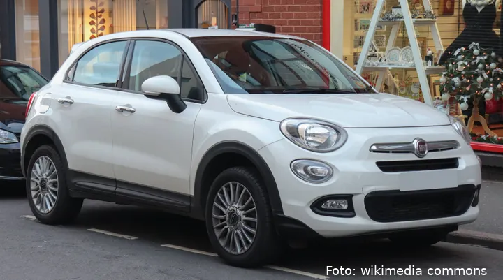 2017_Fiat_500X_POP_Star_Multiair_1.4_Front