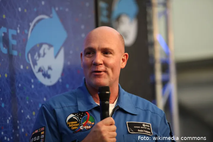 Andre_Kuipers_at_SocialSpace_(9873378183)