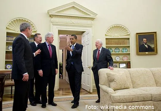 President-elect_Obama_with_former_Presidents_Bush_(41),_Carter_and_Clinton_and_current_President_Bush_in_the_Oval_Office_on_January_7,_2009
