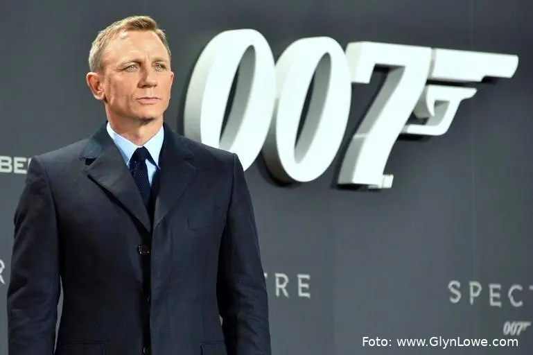 Daniel_Craig_–_Film_Premiere__Spectre_