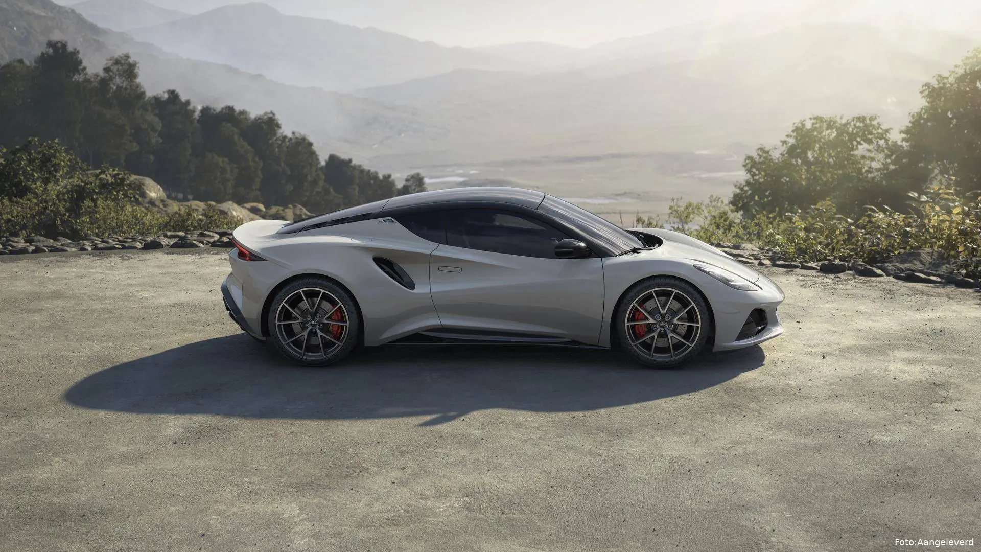 lotus emira turbo se zinc grey