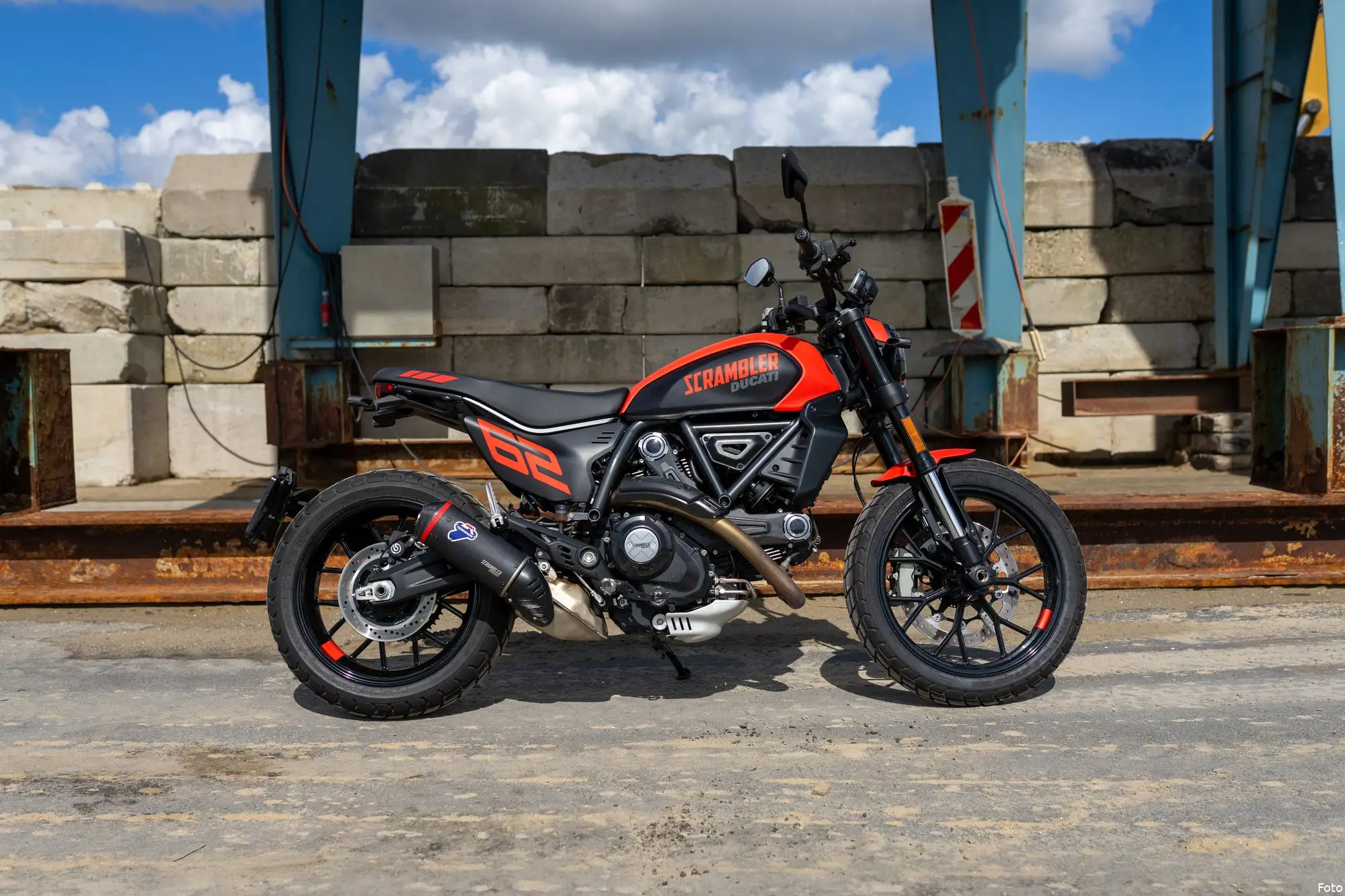 Scrambler Type Met de Ducati Scrambler is een heerlijke drieling aan funbikes geboren
