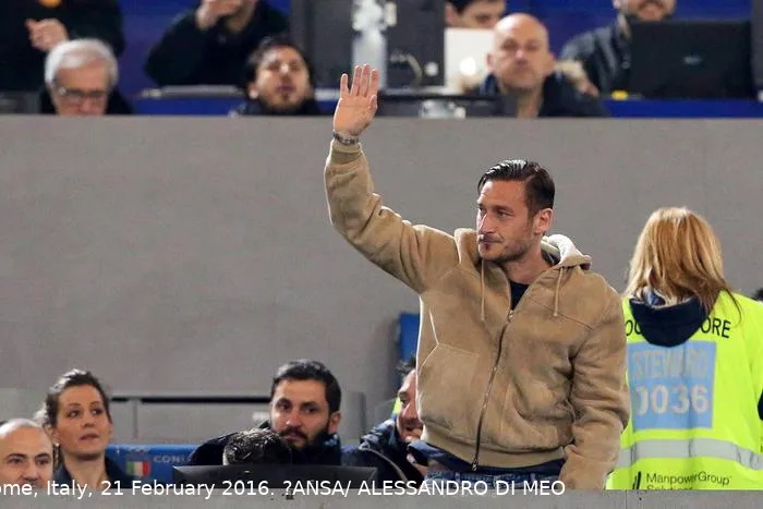 totti tribuna1