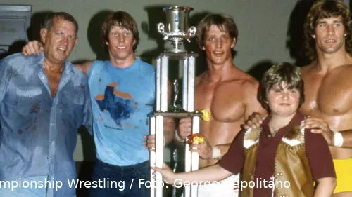 Fritz Von Erich mit seinen Söhnen / World Class Championship Wrestling / Foto: George Napolitano