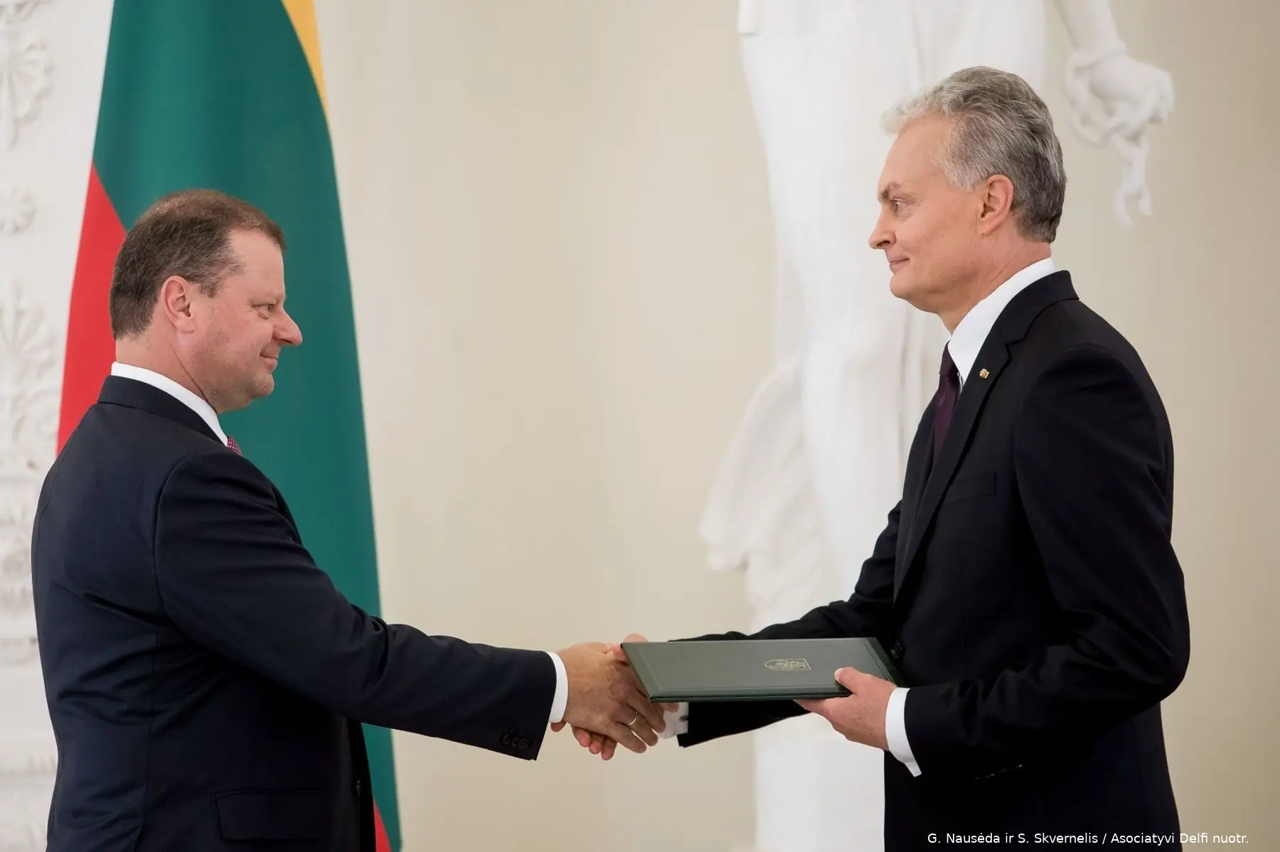 saulius skvernelis gitanas nauseda 81713233