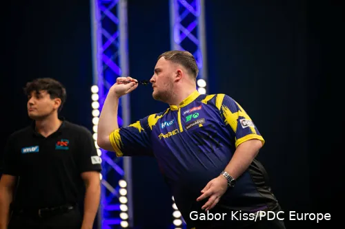 Luke Littler in action