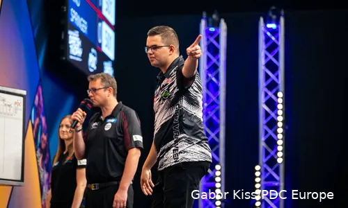 Gian van Veen is de eerste Nederlander in de Players Championship Order of Merit