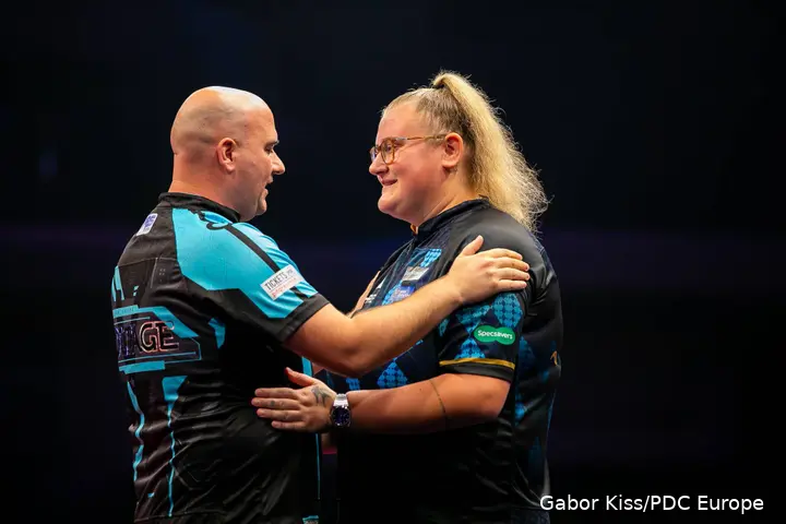 Rob Cross &amp;amp;amp; Beau Greaves bei der Hungarian Darts Trophy