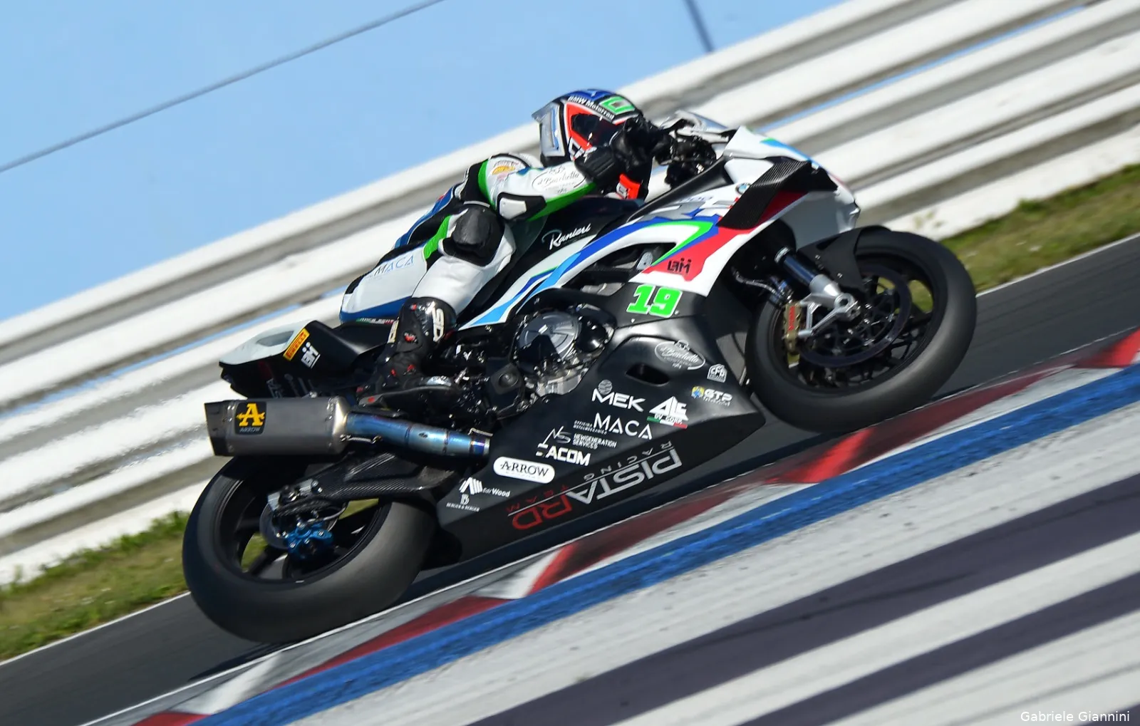 889066fb 35ee 4376 b4c6 db9f00d12990