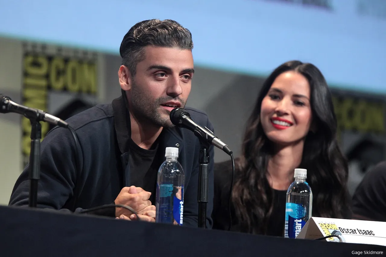 sdcc 2015 oscar isaac olivia munn 19572152338f1636112472