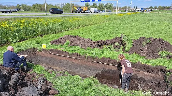 csm archeologisch veldwerk rond de oostelijke oever van het kanaal links de meerndijk foto afdeling erfgoed gemeente utrecht cf648c25f6