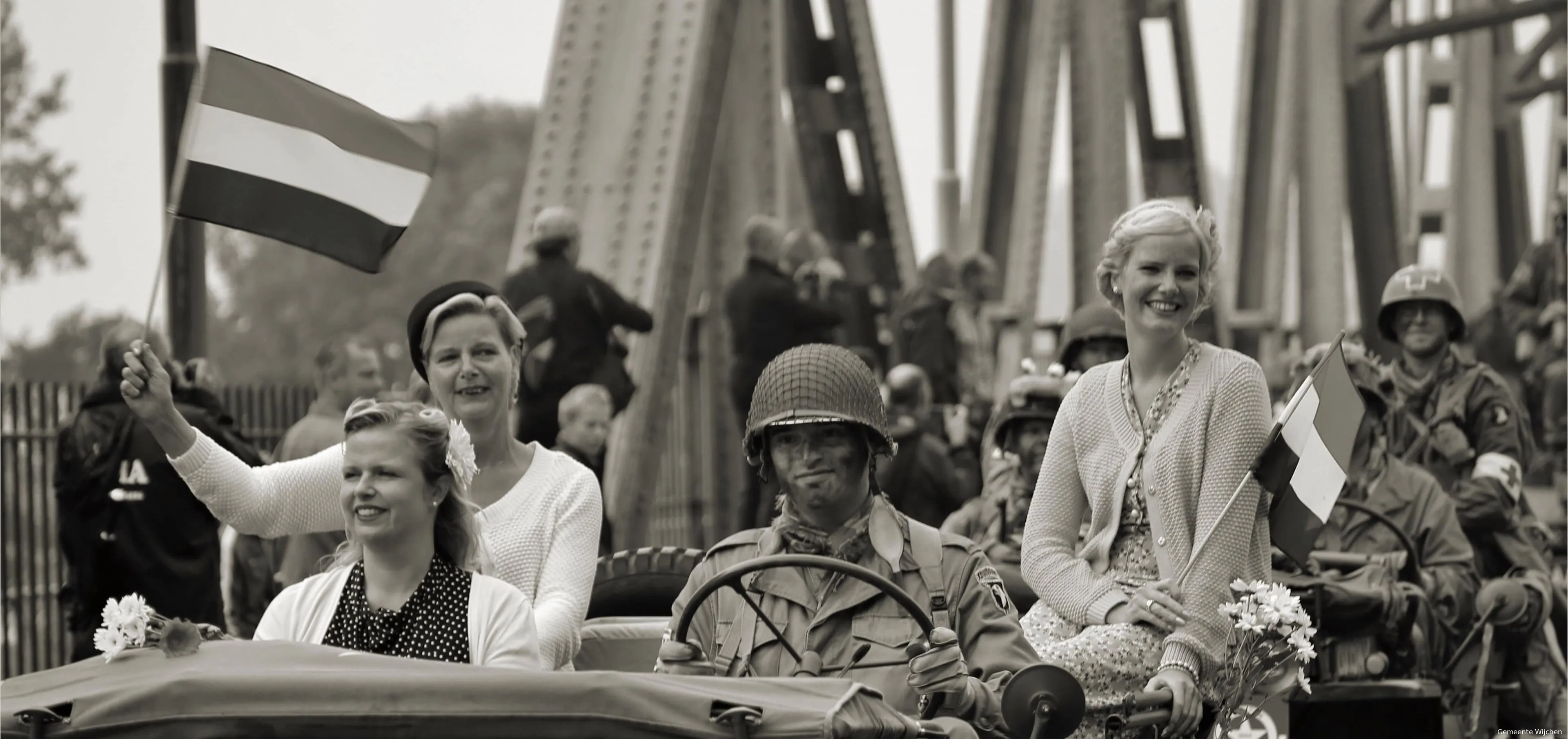 foto jeep op de brug gesneden 1