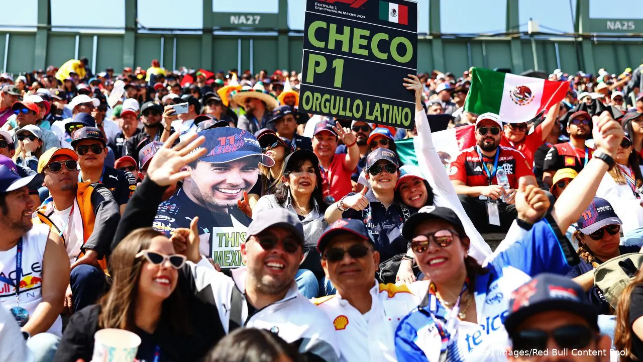 gp mexico 2023 fans tribunef1698653940